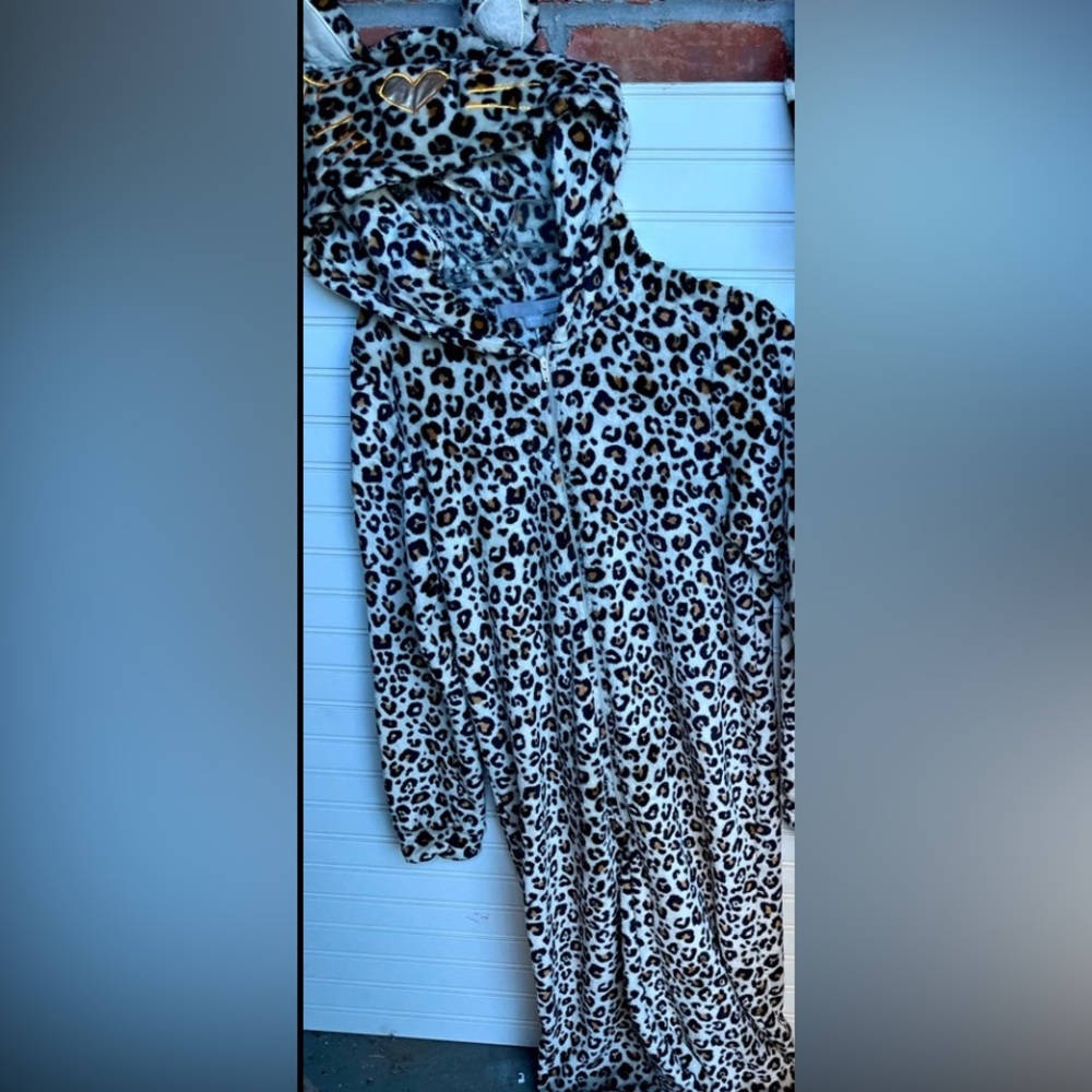 Kitty costume for Halloween! Onesy soft with easy access, Medium, Machine wash
